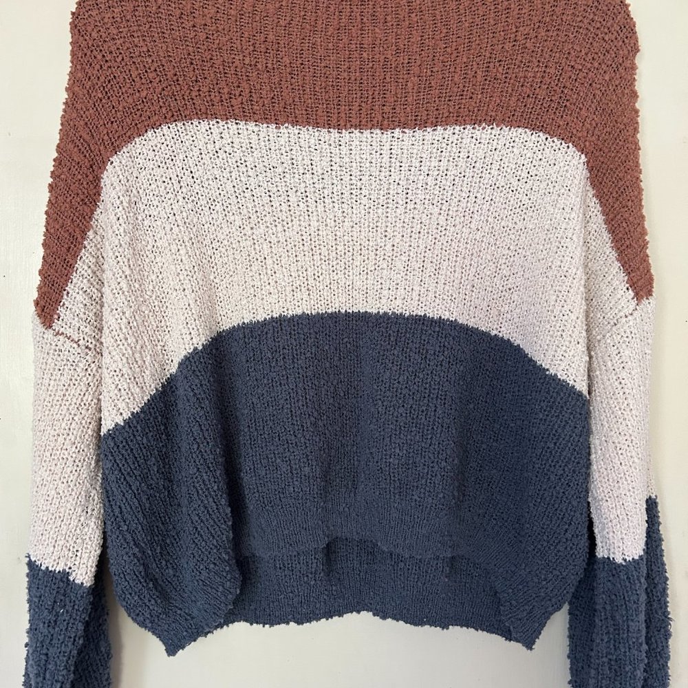 sweater - Picture 4 of 5